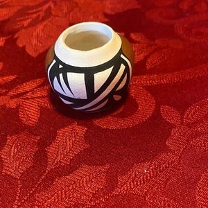 Isleta Pueblo Handcrafted mini Vase with traditional Design